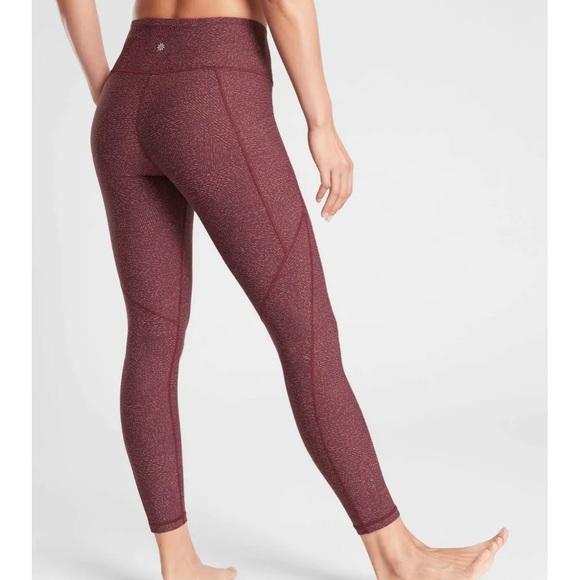 Athleta Salutation Stash Pocket Rainwater Tight in Antique Burgundy size XS - Picture 2 of 10